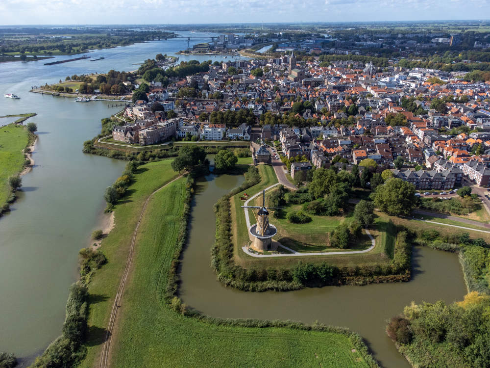 Dijkversterking en reconstructie ravelijn bij de vesting Gorinchem [TEST]