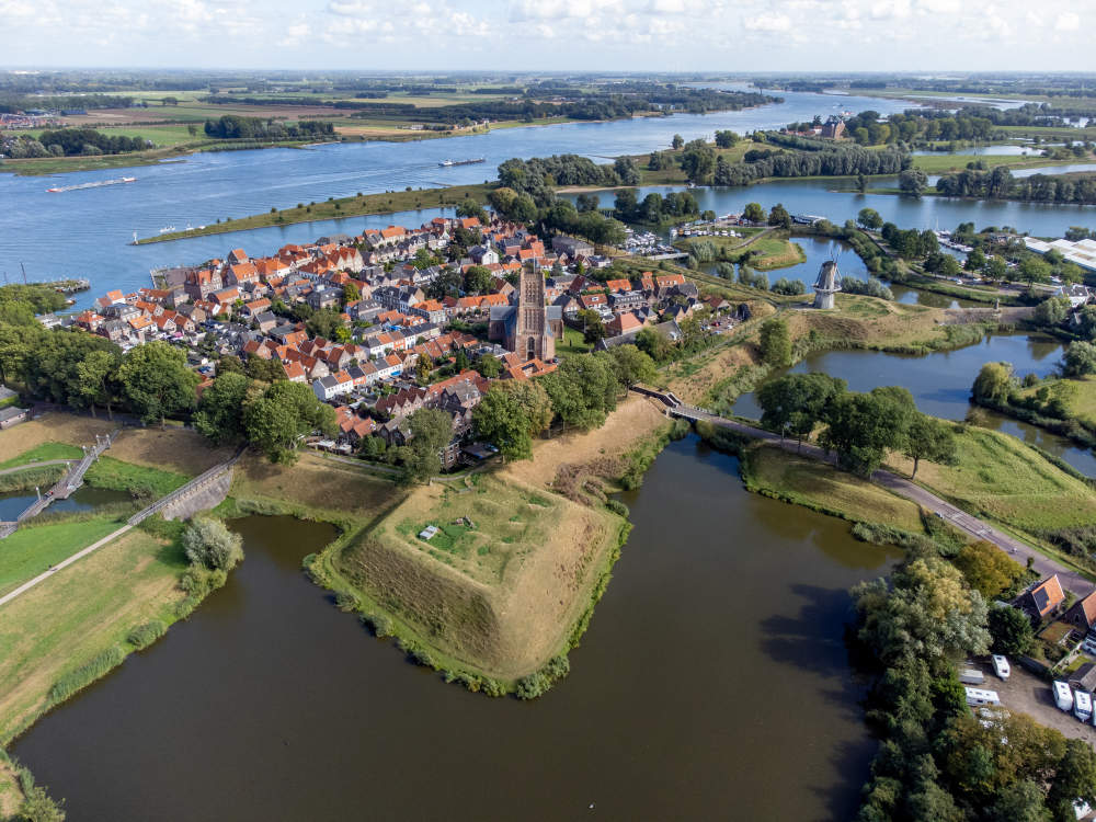 Vaarwater en havenvoorzieningen vesting Woudrichem [TEST]